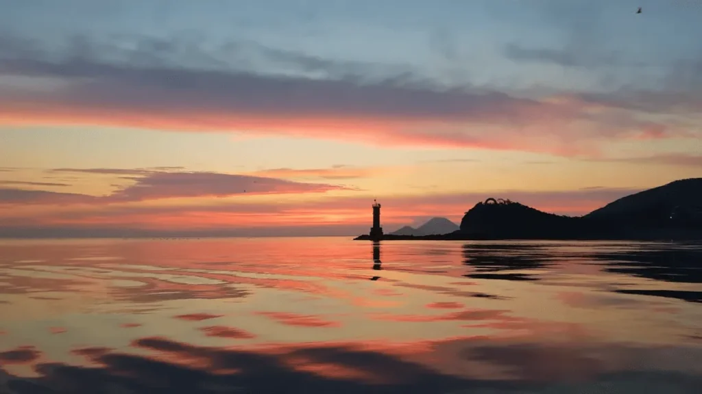 🌅 서해안 해돋이 일출 명소 추천 : 일몰의 바다에서 떠오르는 반전의 태양 5 서해안 해돋이 일출 명소 추천