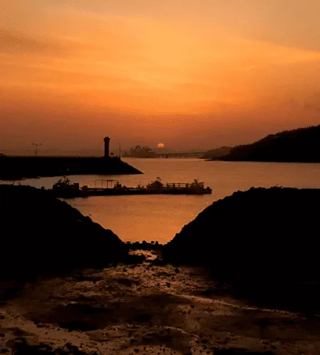 🌅 서해안 해돋이 일출 명소 추천 : 일몰의 바다에서 떠오르는 반전의 태양 2 서해안 해돋이 일출 명소 추천